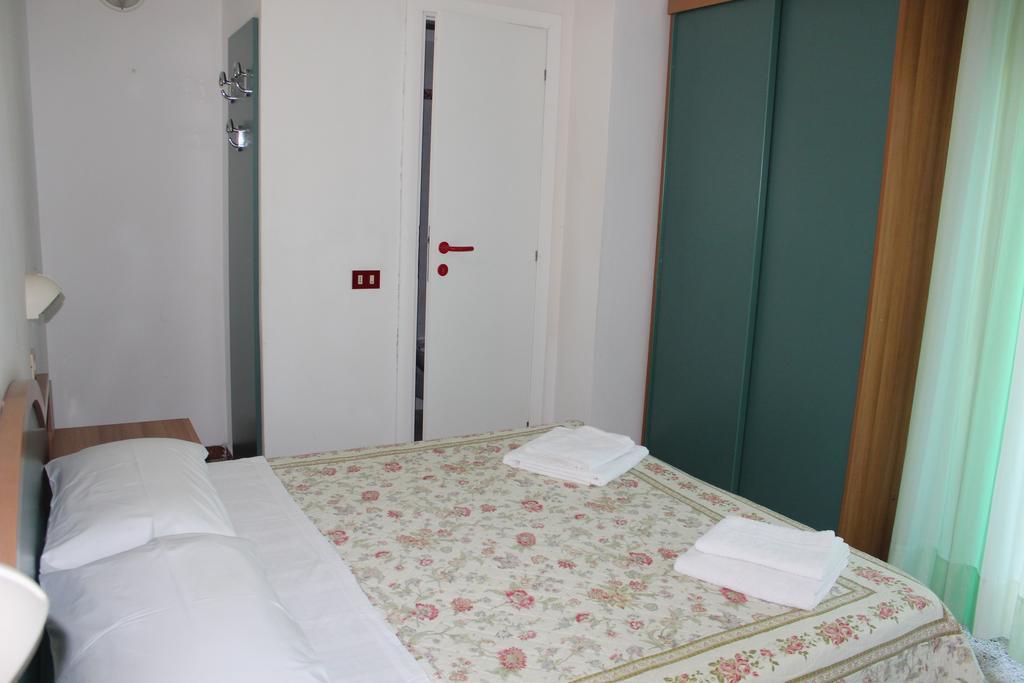 Hotel Santini Rimini Room photo