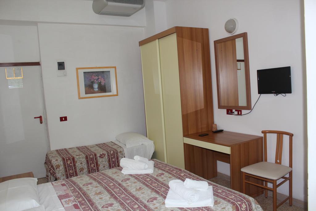 Hotel Santini Rimini Room photo