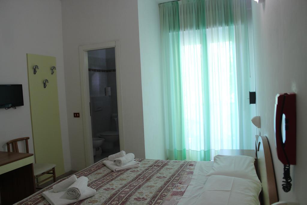 Hotel Santini Rimini Room photo